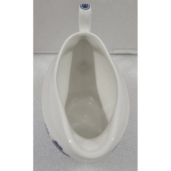 Churchill Blue Willow Gravy Boat, Made in England - Picture 8 of 8